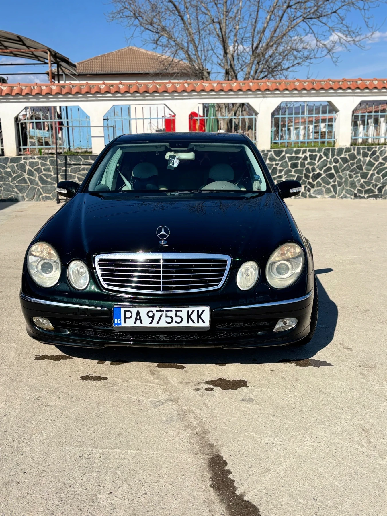 Mercedes-Benz E 220, снимка 2 - Автомобили и джипове - 53814392