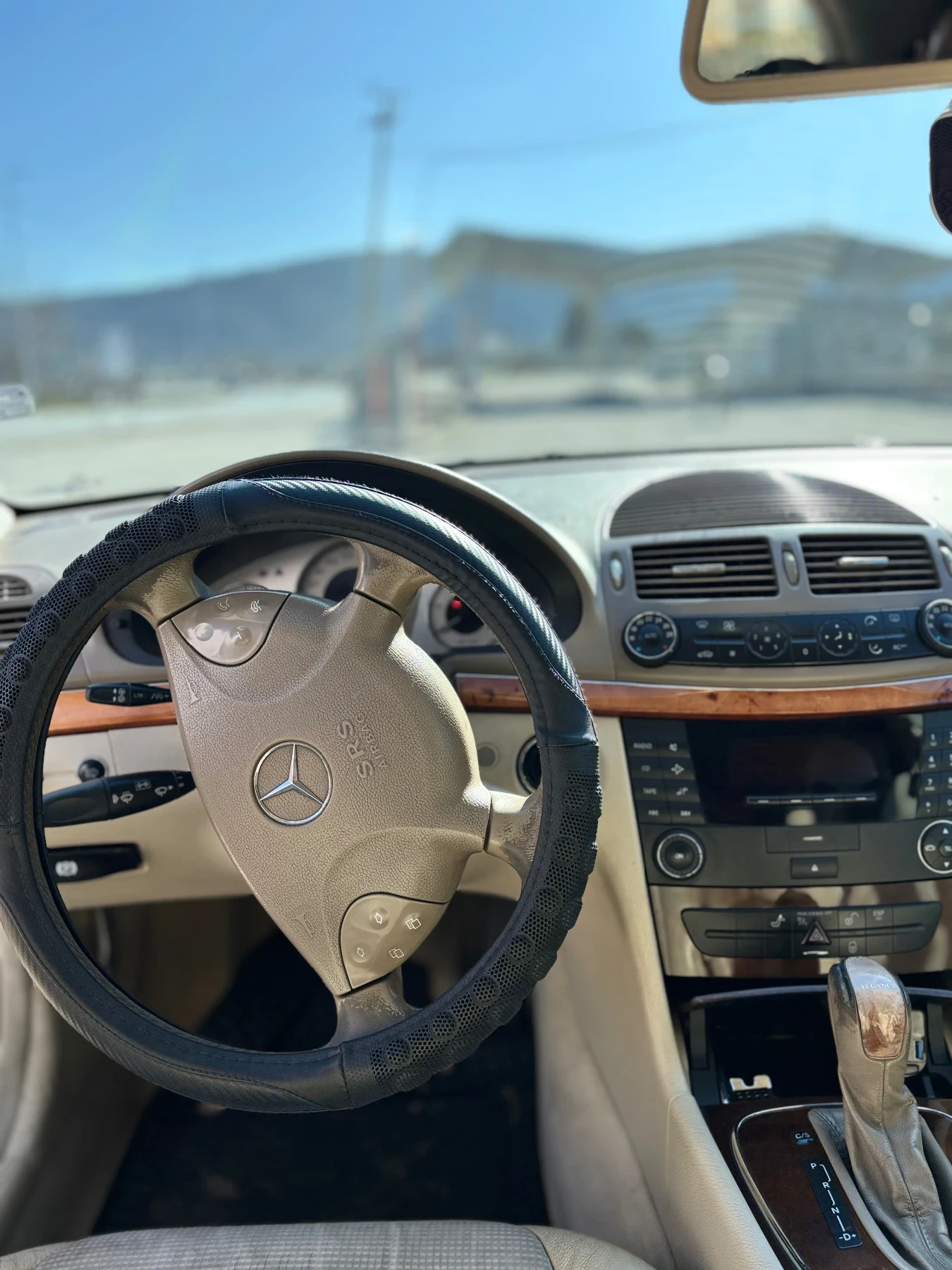 Mercedes-Benz E 220, снимка 13 - Автомобили и джипове - 53814392