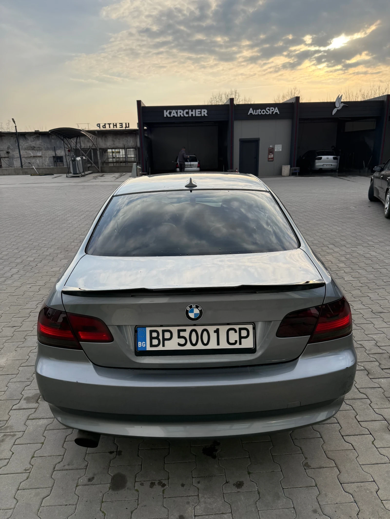 BMW 320, снимка 6 - Автомобили и джипове - 53878930