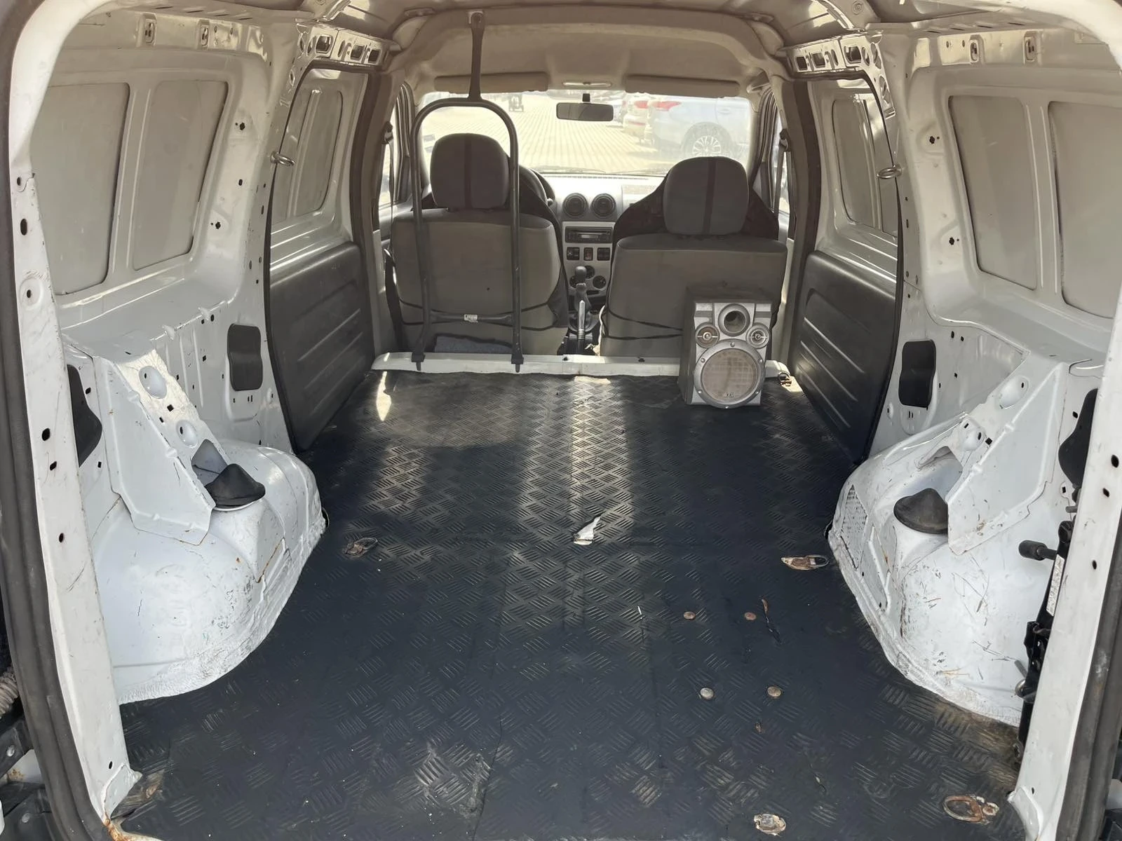 Dacia Logan На Газ, снимка 3 - Автомобили и джипове - 54083334