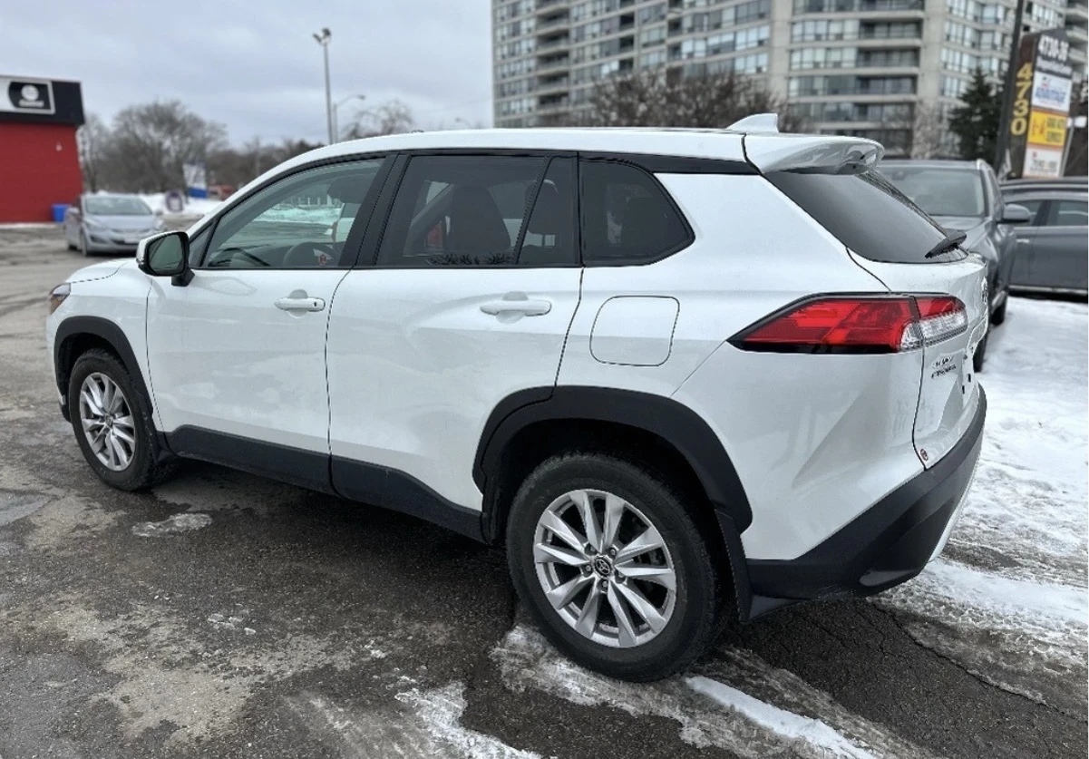 Toyota Corolla Cross ПОДГРЕВ * ДИСТРОНИК * BLIND SPOT * КАМ * CARPLAY *, снимка 6 - Автомобили и джипове - 54608635