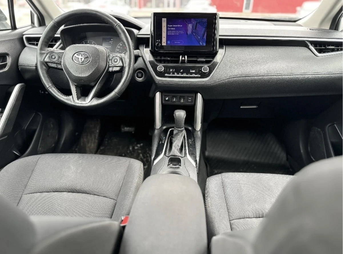 Toyota Corolla Cross ПОДГРЕВ * ДИСТРОНИК * BLIND SPOT * КАМ * CARPLAY *, снимка 8 - Автомобили и джипове - 54608635