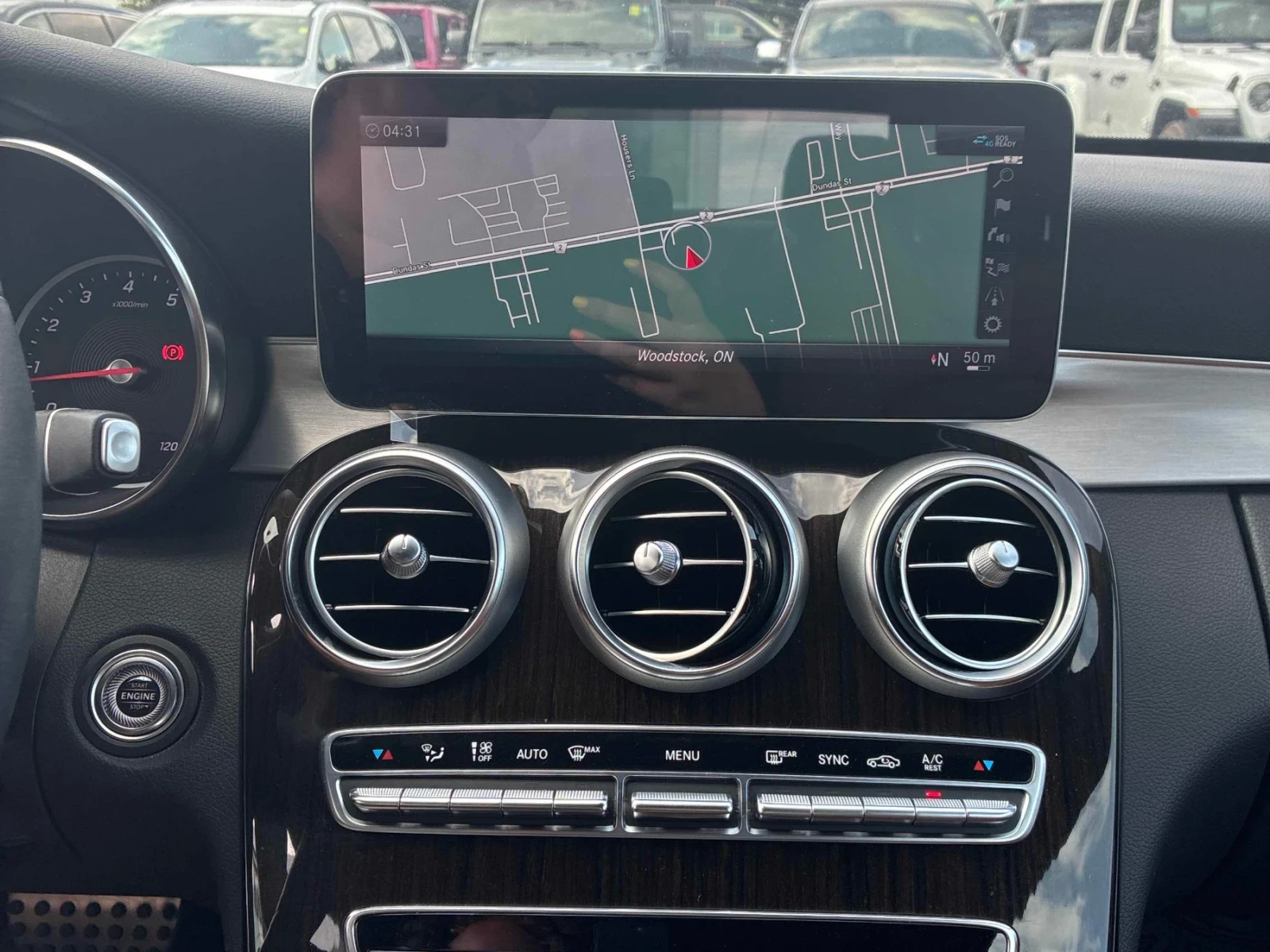 Mercedes-Benz C 300 4MATIC * ПОДГРЕВ * ПАНОРАМА * 360 * CARFAX, снимка 7 - Автомобили и джипове - 54887817