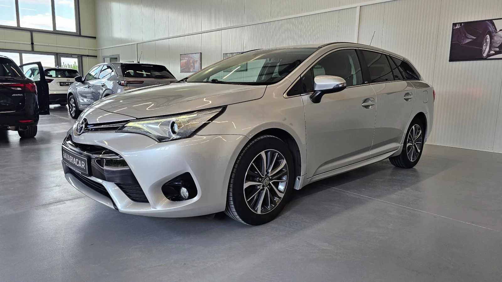 Toyota Avensis Edition* Aut.* 1.8 Valvematic 147ps* Kam.* Key Go*, снимка 2 - Автомобили и джипове - 55061642