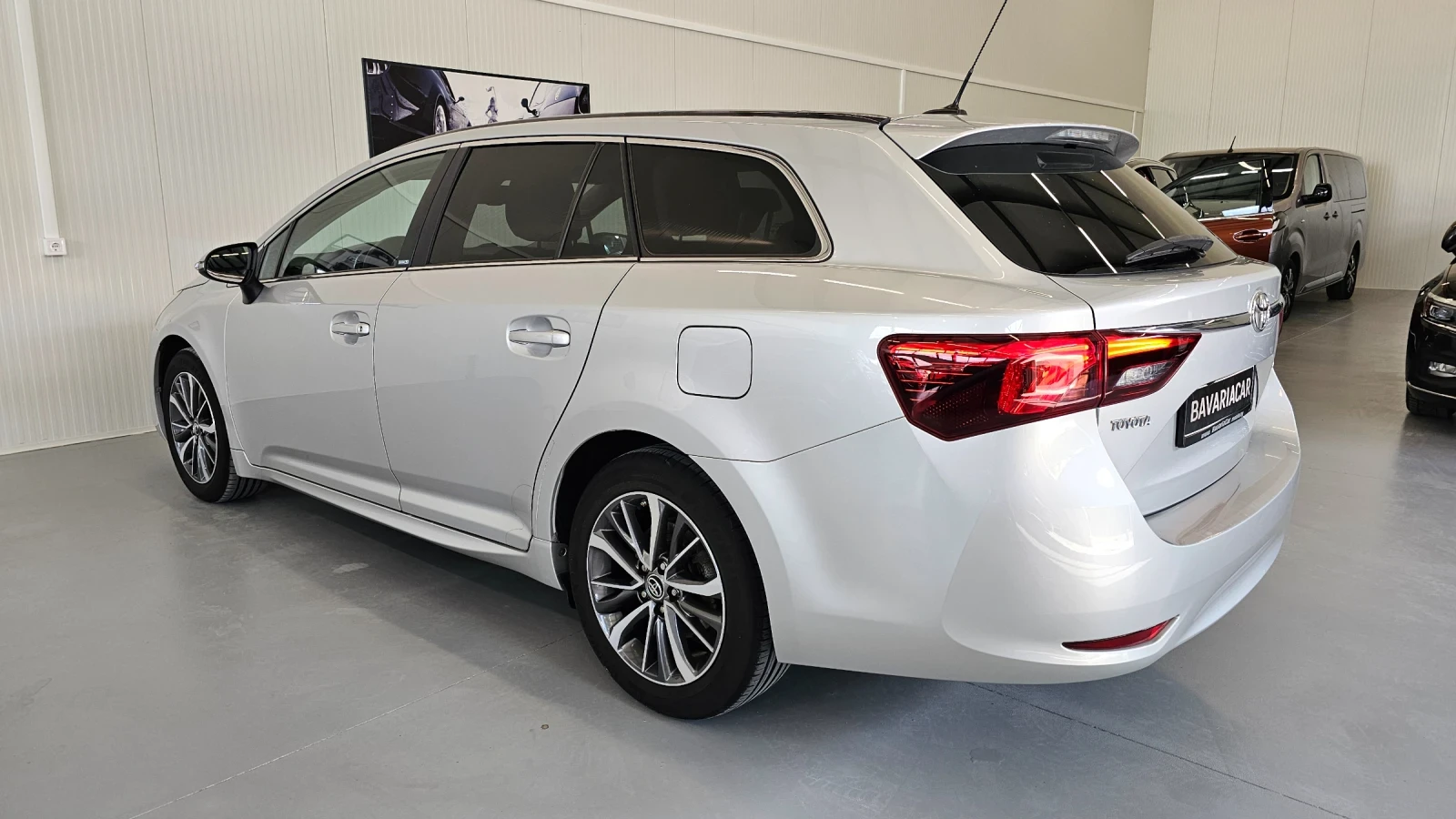 Toyota Avensis Edition* Aut.* 1.8 Valvematic 147ps* Kam.* Key Go*, снимка 7 - Автомобили и джипове - 55061642