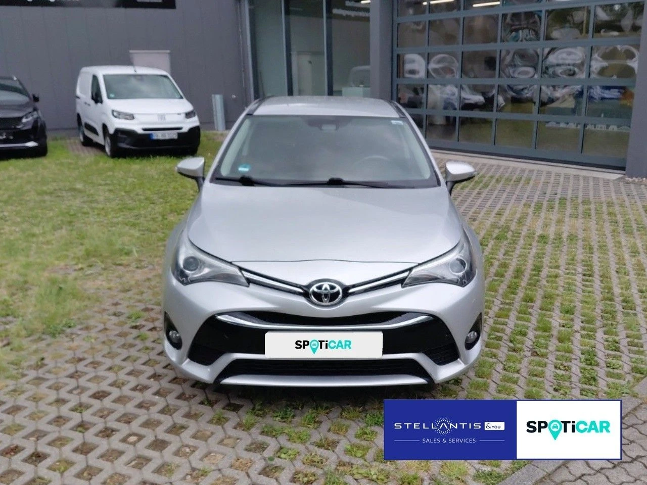 Toyota Avensis Edition* Aut.* 1.8 Valvematic 147ps* Kam.* Key Go*, снимка 3 - Автомобили и джипове - 55061642