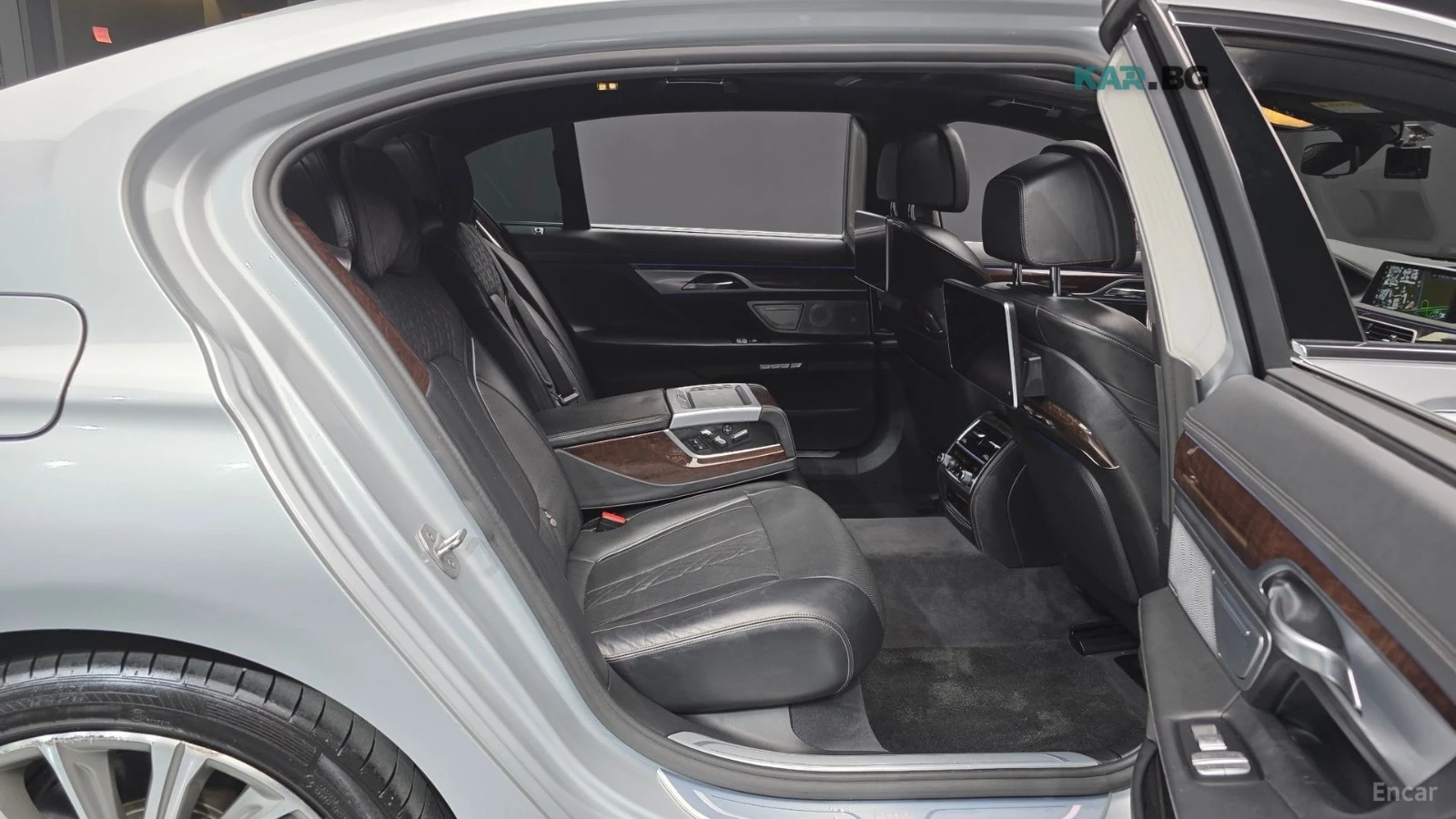 BMW 750 Li xDrive* КОЖА* ПАНО* ОБДУХВ* МОНИТОРИ, снимка 11 - Автомобили и джипове - 55173285