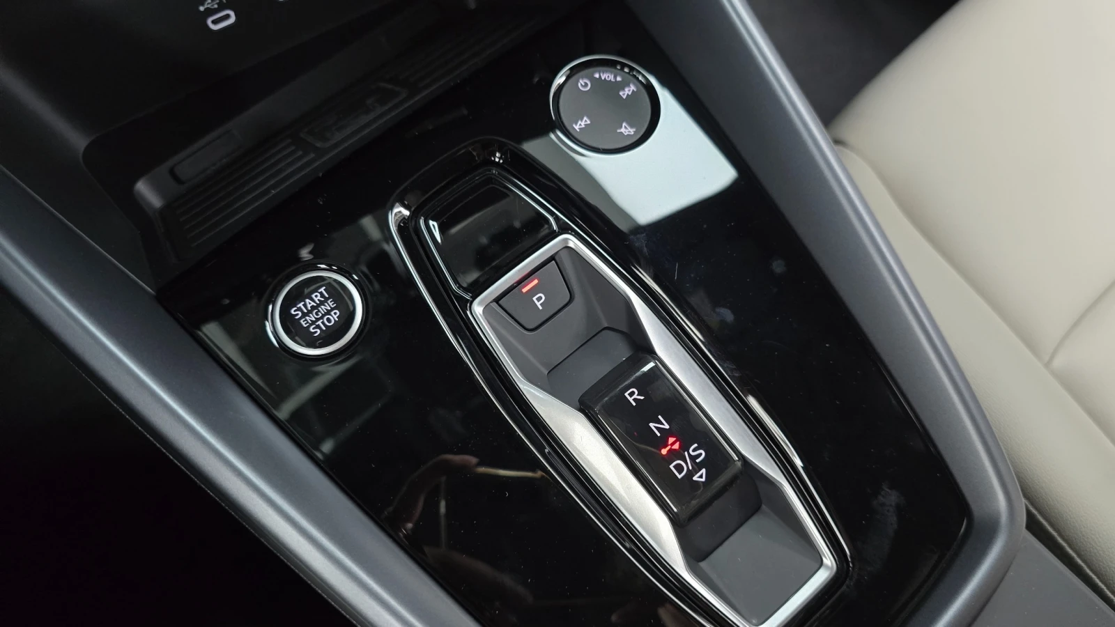 Audi A3 | 2.0 TFSI | S line | Virtual Cockpit | 2025, снимка 9 - Автомобили и джипове - 55220193
