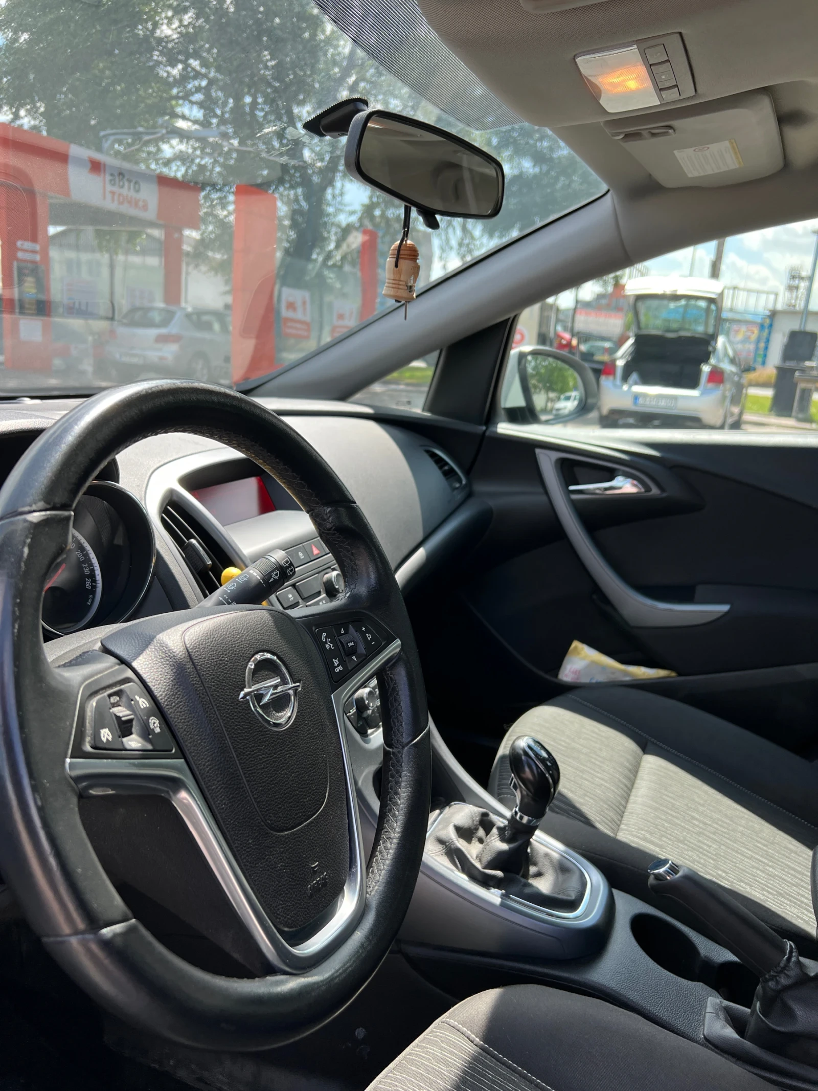 Opel Astra 1.4T LPG, снимка 10 - Автомобили и джипове - 55862219