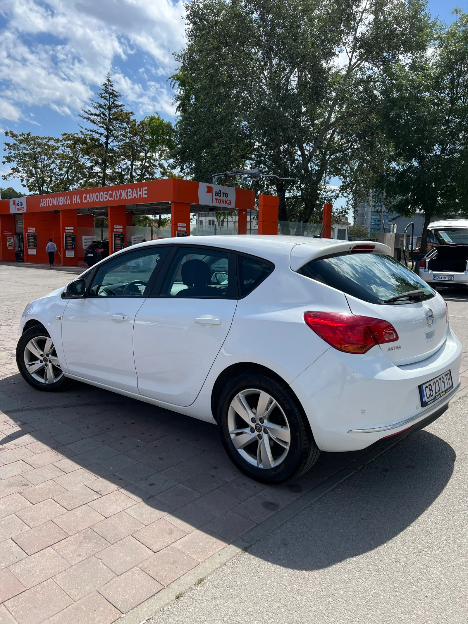 Opel Astra 1.4T LPG, снимка 5 - Автомобили и джипове - 55862219