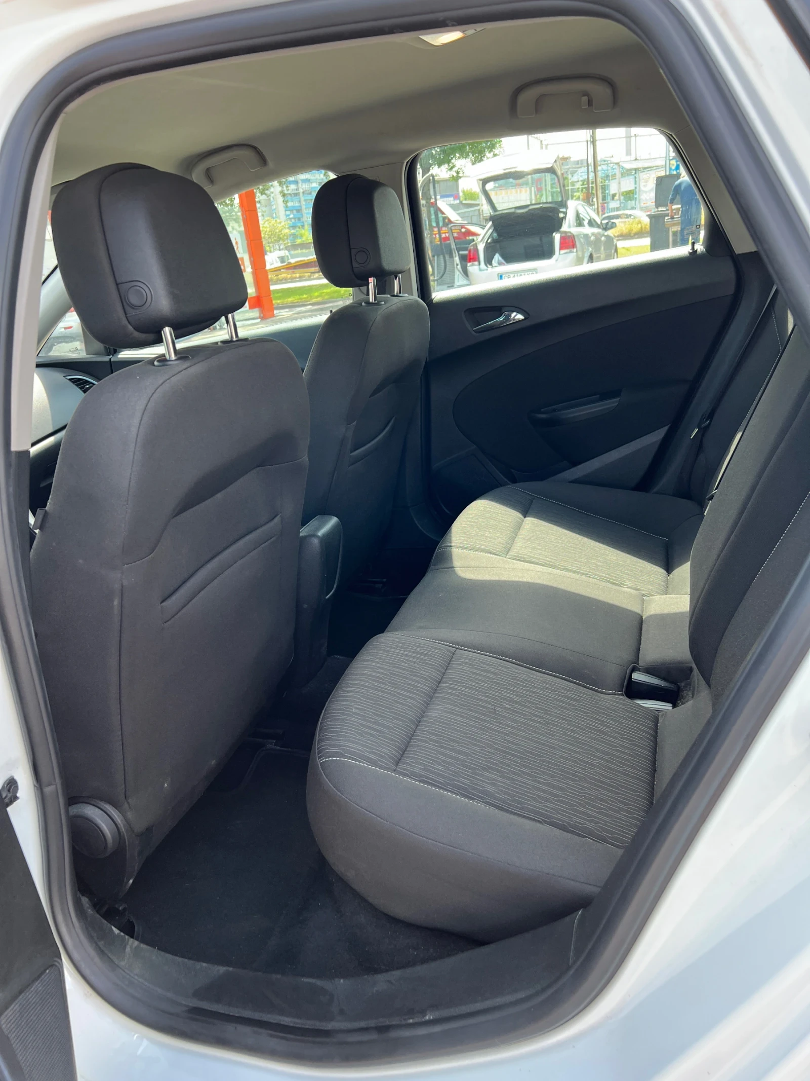 Opel Astra 1.4T LPG, снимка 12 - Автомобили и джипове - 55862219
