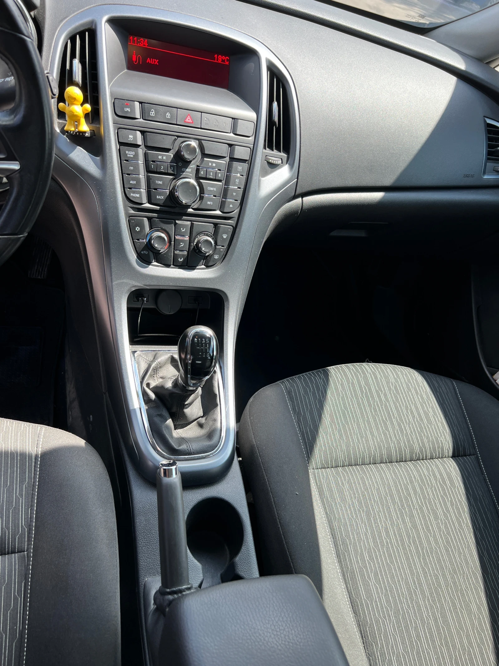 Opel Astra 1.4T LPG, снимка 11 - Автомобили и джипове - 55862219