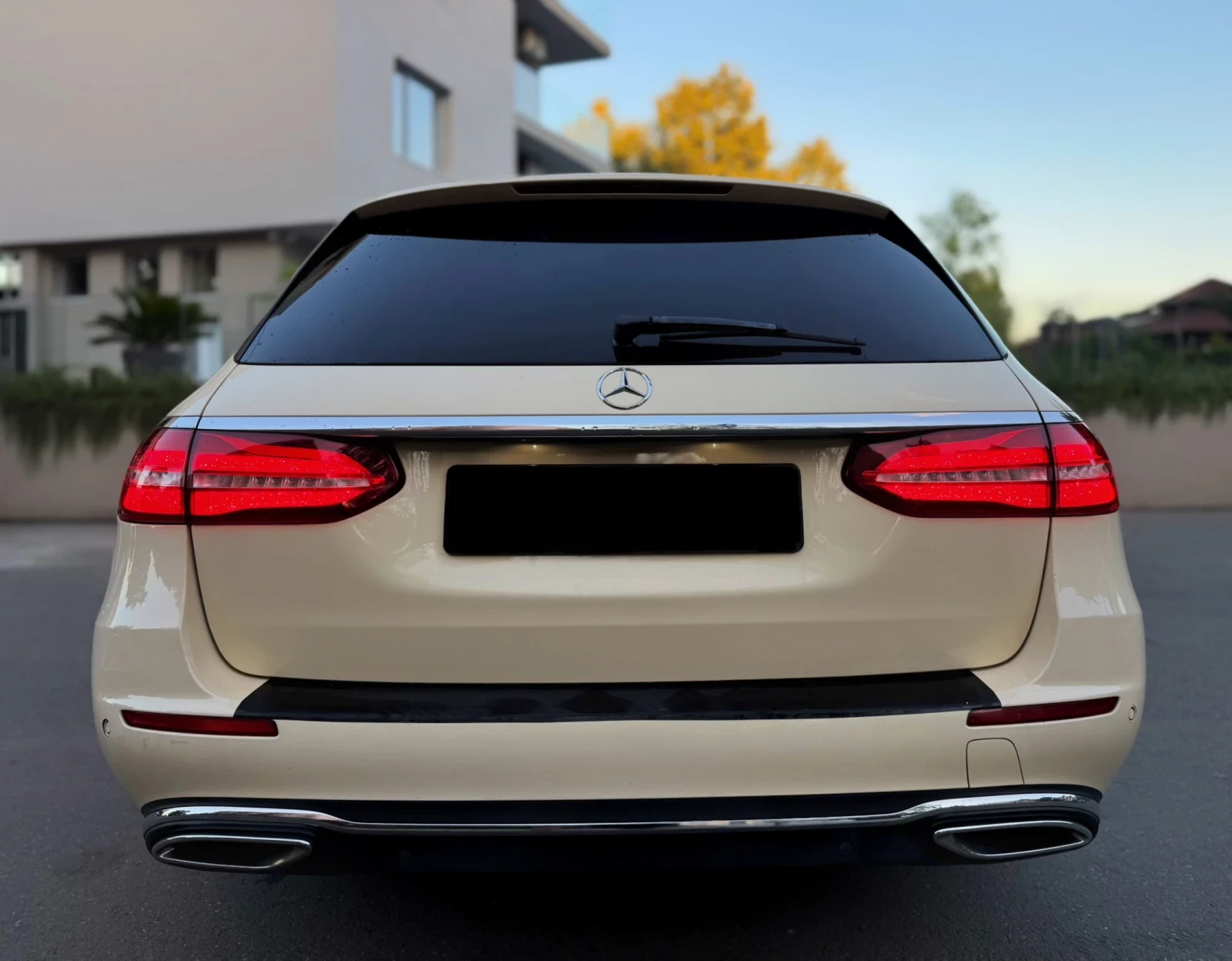 Mercedes-Benz E 220 d DIGITAL Avantgarde 9G FULL LED, снимка 6 - Автомобили и джипове - 56216664
