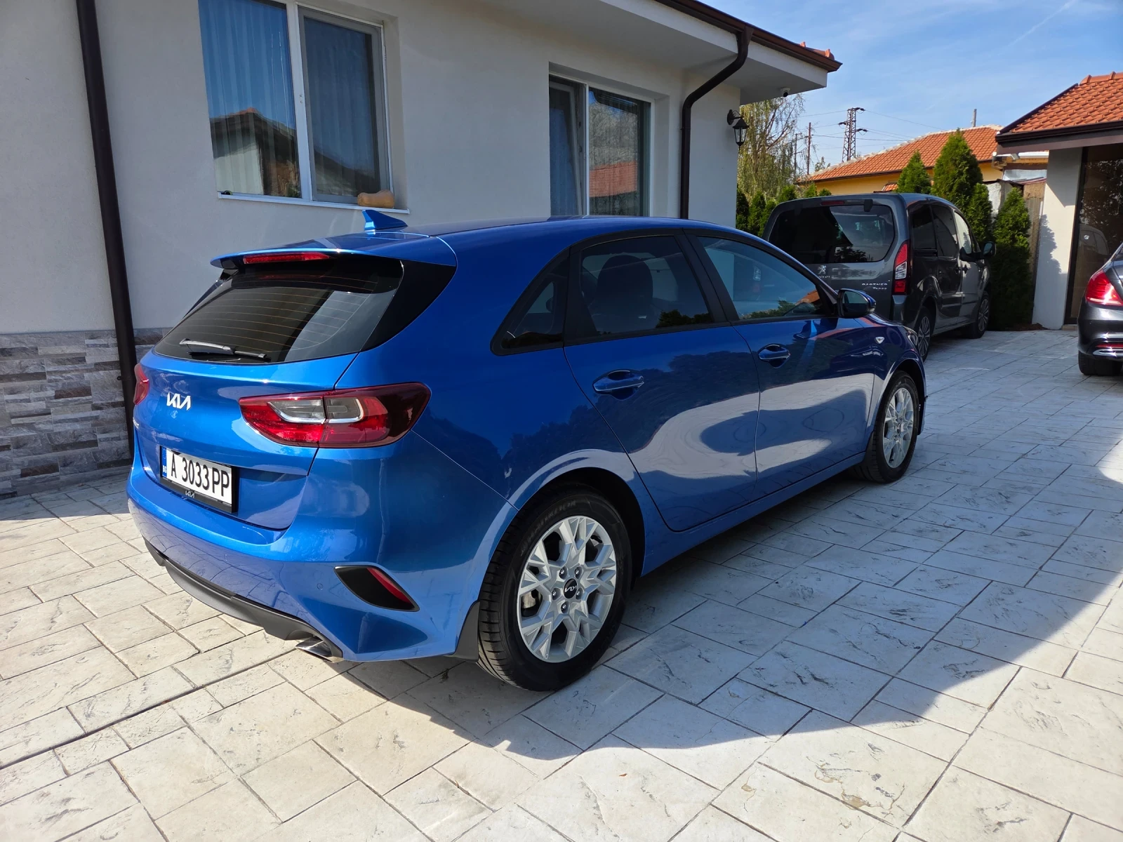 Kia Ceed 1.5 НОВА, снимка 4 - Автомобили и джипове - 56583930