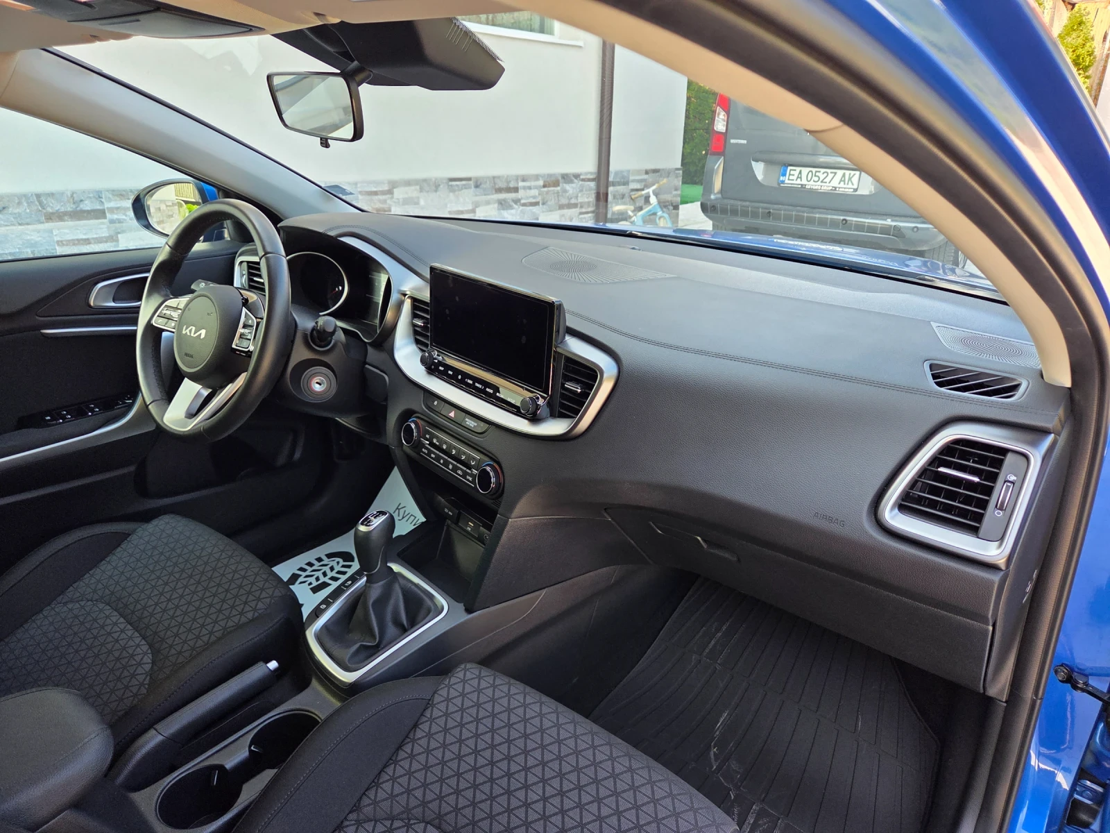Kia Ceed 1.5 НОВА, снимка 15 - Автомобили и джипове - 56583930