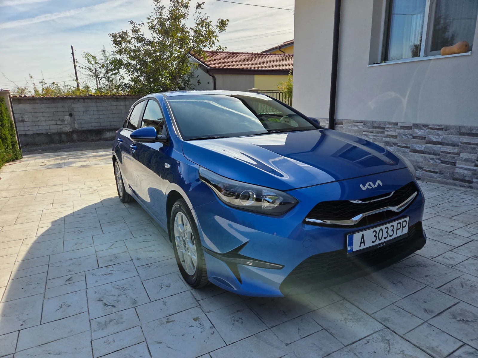 Kia Ceed 1.5 НОВА, снимка 3 - Автомобили и джипове - 56583930