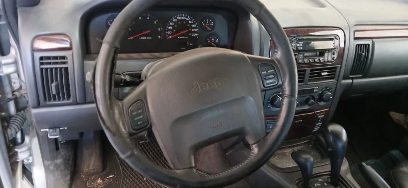 Jeep Grand cherokee, снимка 4 - Автомобили и джипове - 47383860