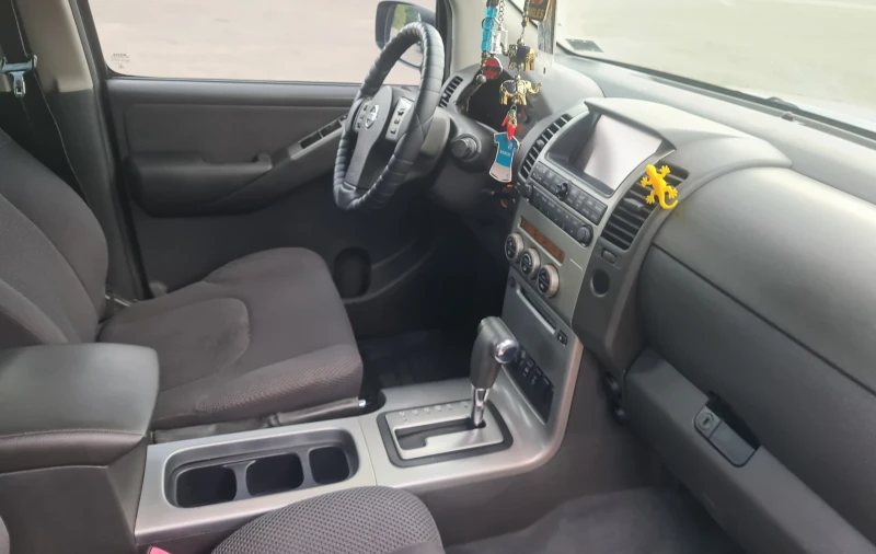 Nissan Navara, снимка 4 - Автомобили и джипове - 48312057