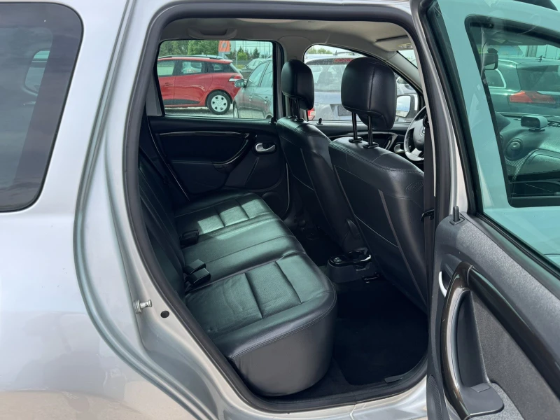 Dacia Duster 1.5dci 4x4, снимка 13 - Автомобили и джипове - 50196562