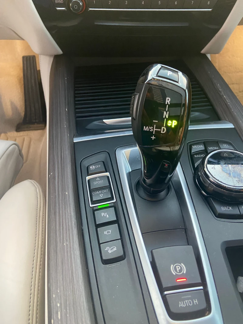 BMW X5  50i Xdrive , снимка 10 - Автомобили и джипове - 52656757