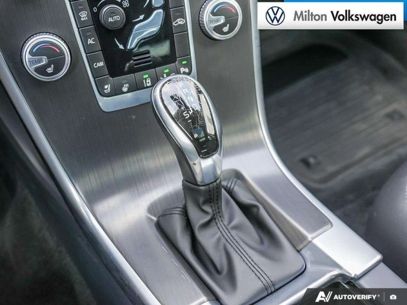 Volvo XC60 * CARFAX * ЦЕНА ДО БГ, снимка 17 - Автомобили и джипове - 53205524