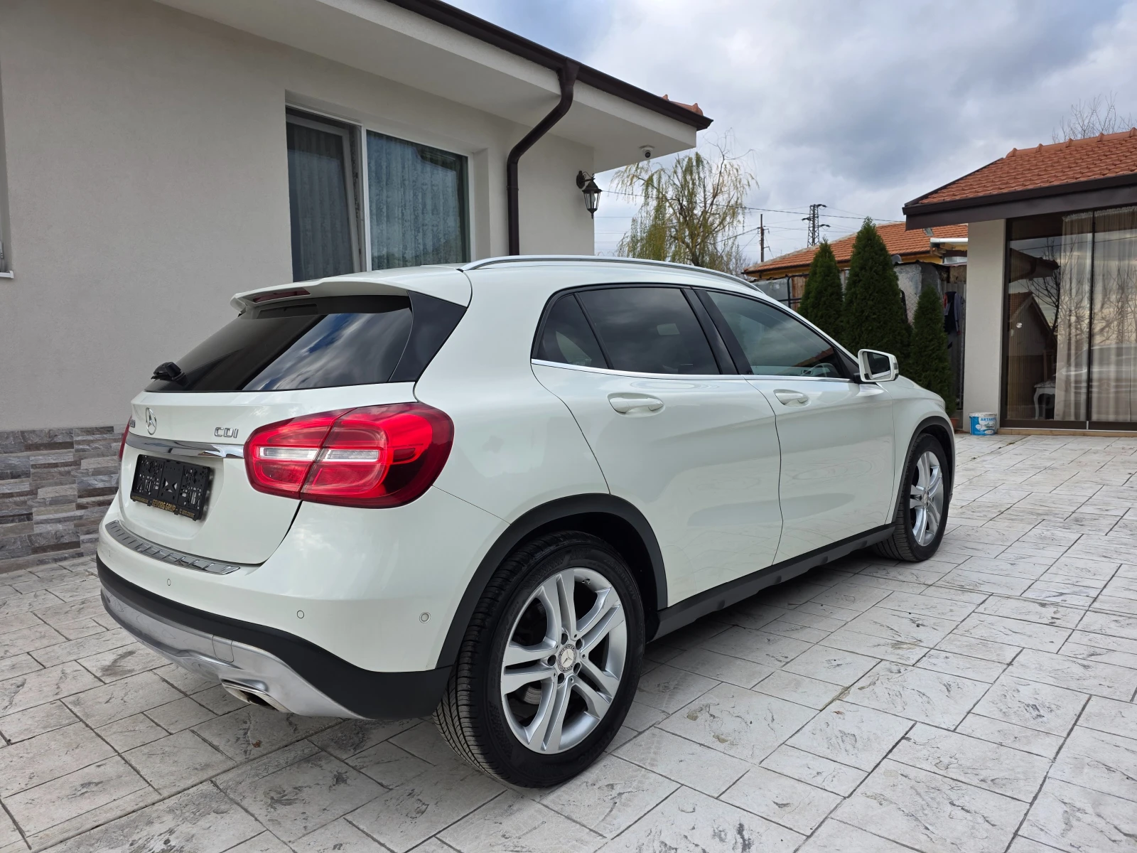 Mercedes-Benz GLA 200 2.0 CDI KATO HOBA  - изображение 4