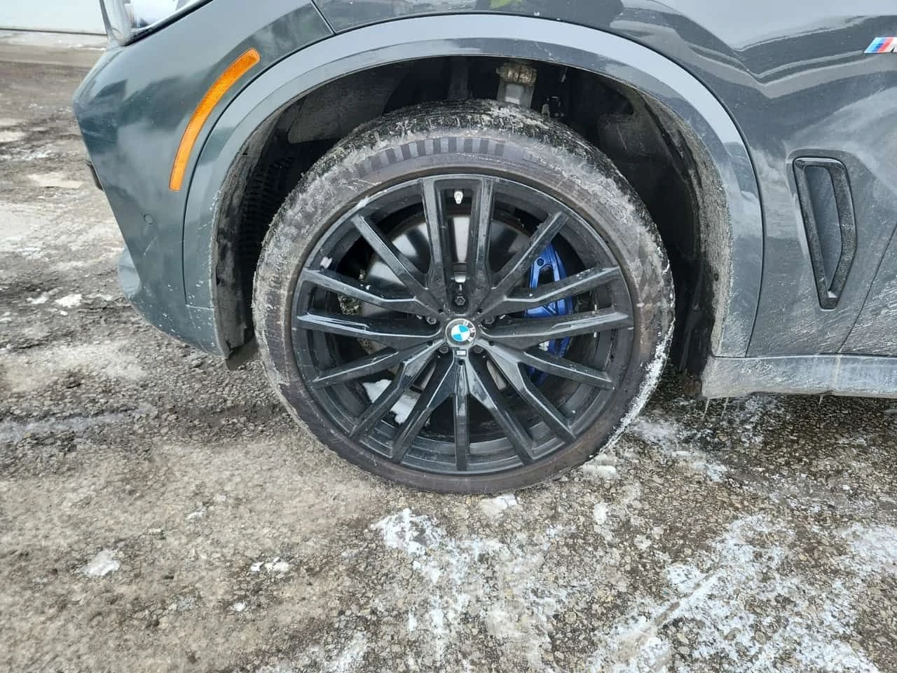 BMW X5 * M50I * МАСАЖИ * H/K * ДИСТРОНИК * ОБДУХВАНЕ - изображение 6