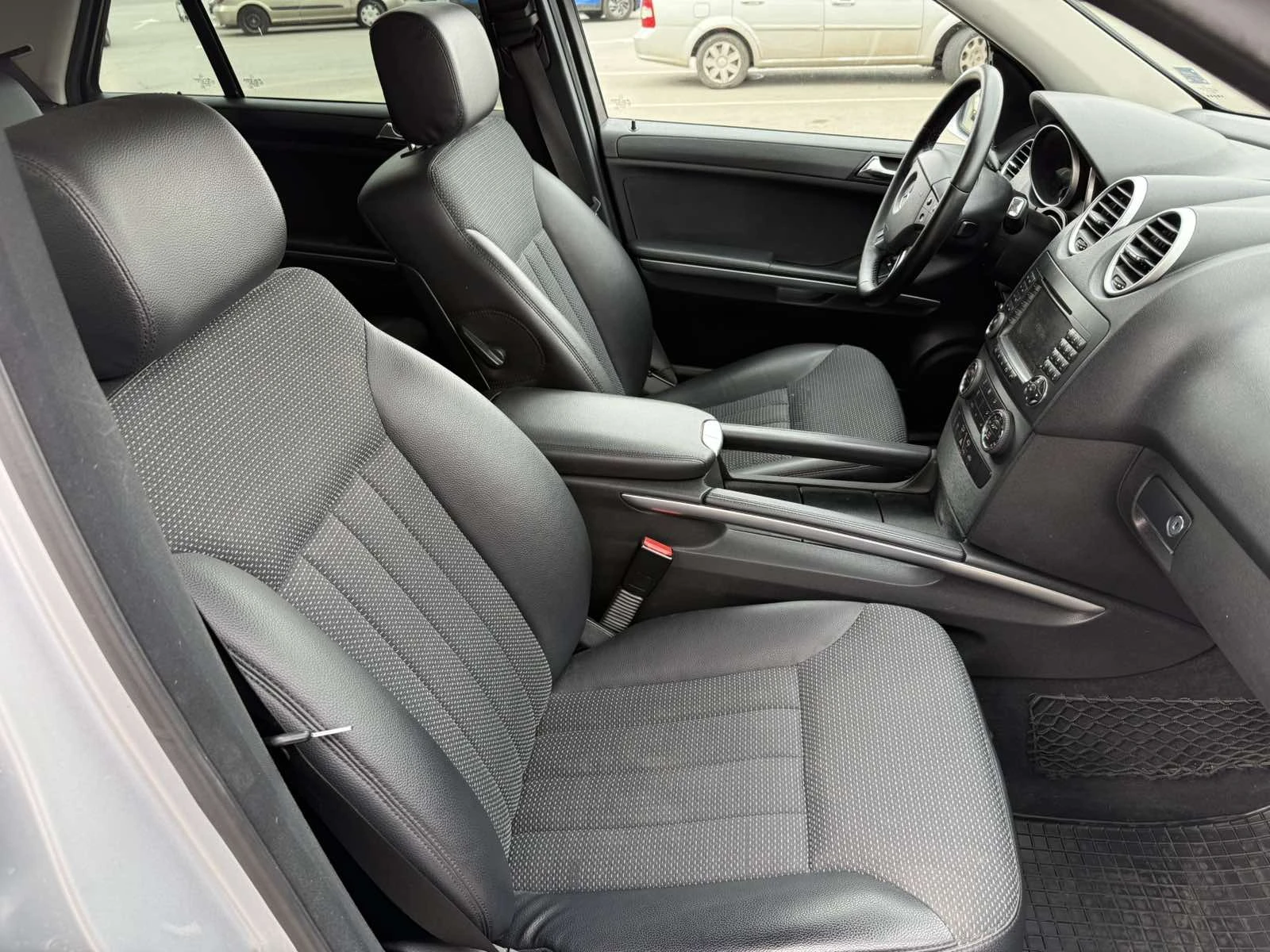 Mercedes-Benz ML 320 CDI 4MATIC, снимка 9 - Автомобили и джипове - 53935468