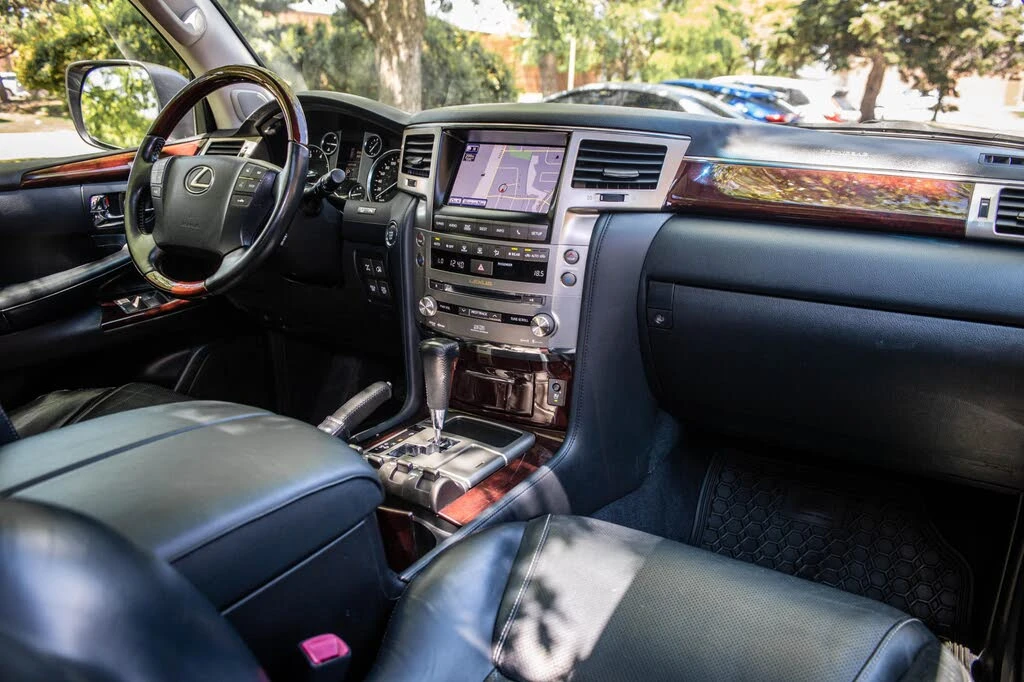 Lexus LX 570 MARK LEV* ПОДГРЕВ* ОБДУХВАНЕ* КАМЕРА* ШИБИДАХ, снимка 10 - Автомобили и джипове - 54864891