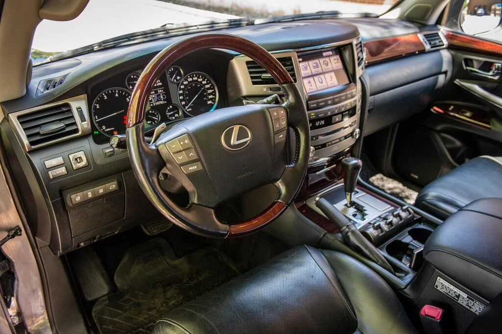 Lexus LX 570 MARK LEV* ПОДГРЕВ* ОБДУХВАНЕ* КАМЕРА* ШИБИДАХ, снимка 9 - Автомобили и джипове - 54864891