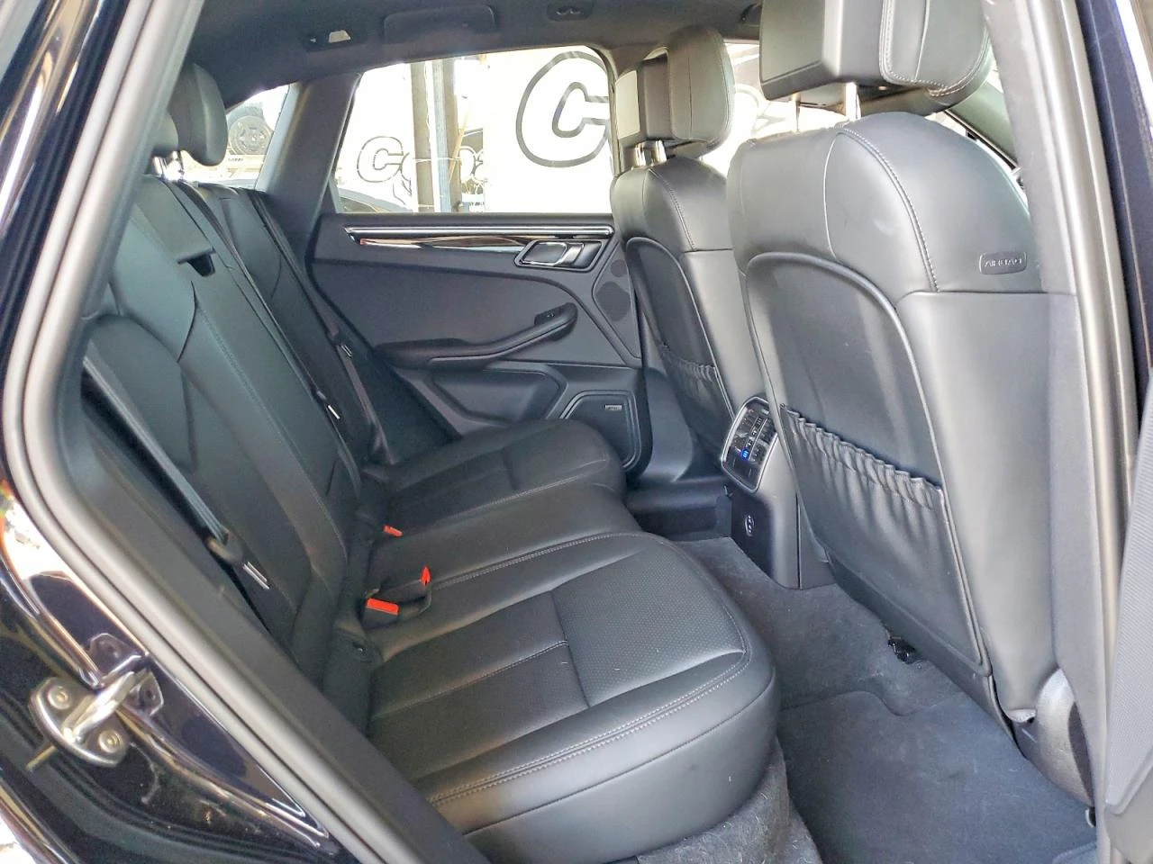 Porsche Macan 2.0l, снимка 10 - Автомобили и джипове - 55566199