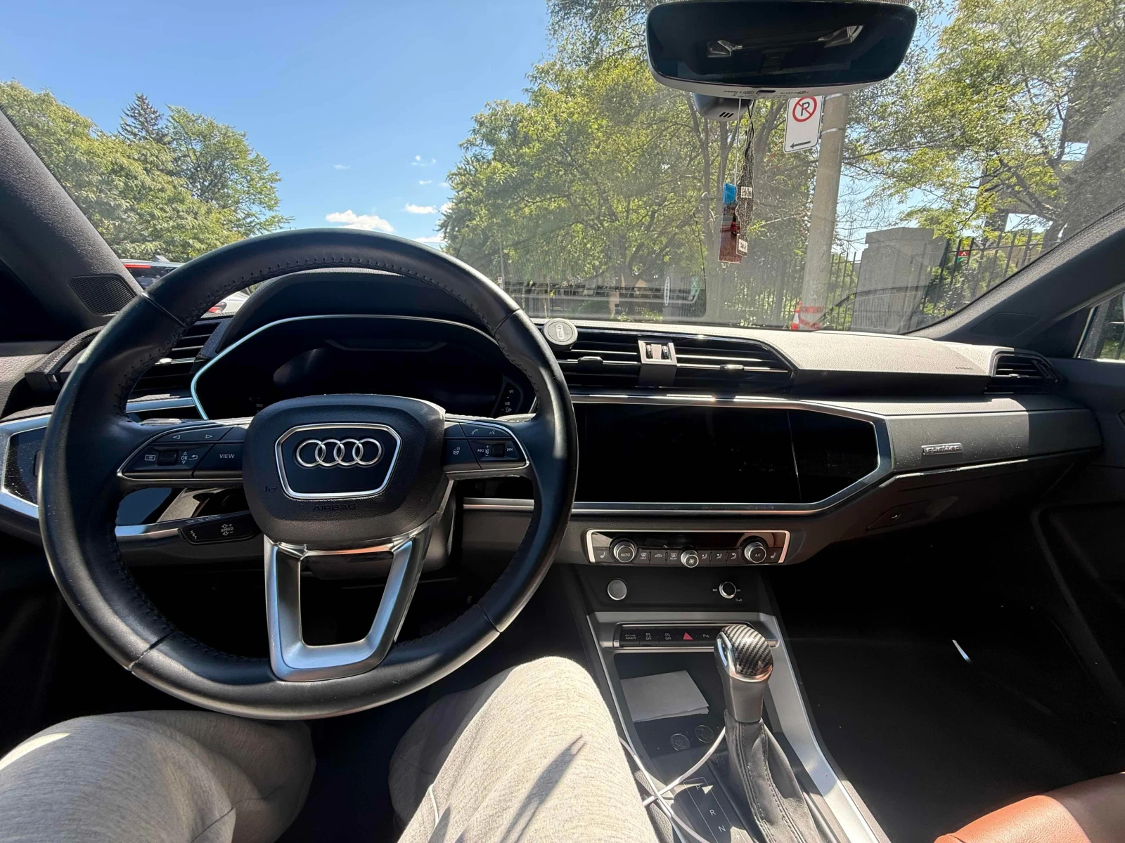 Audi Q3  Technik / 360 / DIS / B&O / CARFAX, снимка 9 - Автомобили и джипове - 55896880