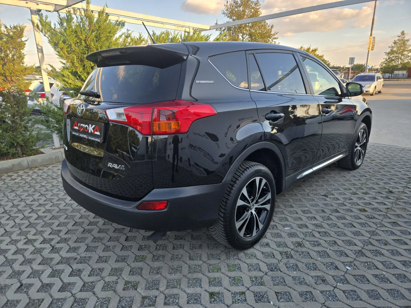 Toyota Rav4 2.0D4d-124кс= 6СК= НАВИ= КАМЕРА= KEYLESS, снимка 3 - Автомобили и джипове - 56299361