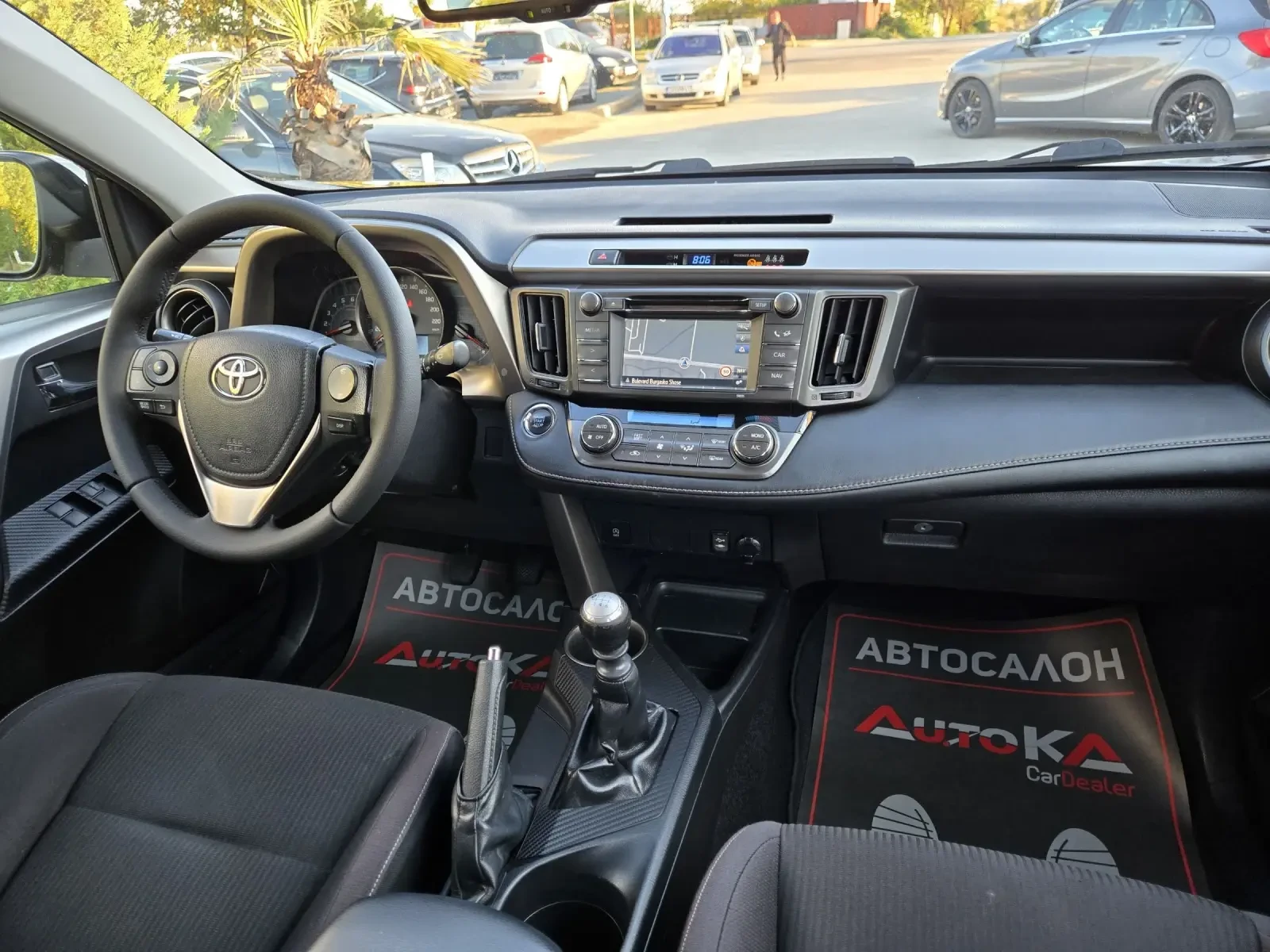 Toyota Rav4 2.0D4d-124кс= 6СК= НАВИ= КАМЕРА= KEYLESS, снимка 13 - Автомобили и джипове - 56299361