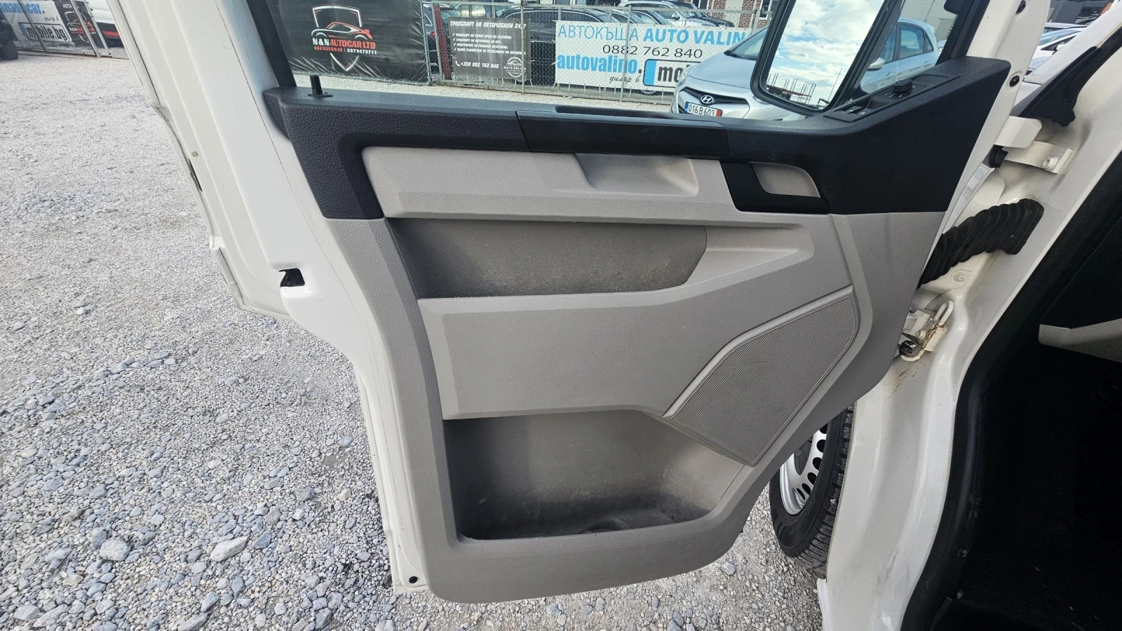 VW Transporter 2.0.TDI.2016г.6места.ТОПсъстояние, снимка 11 - Бусове и автобуси - 54160686