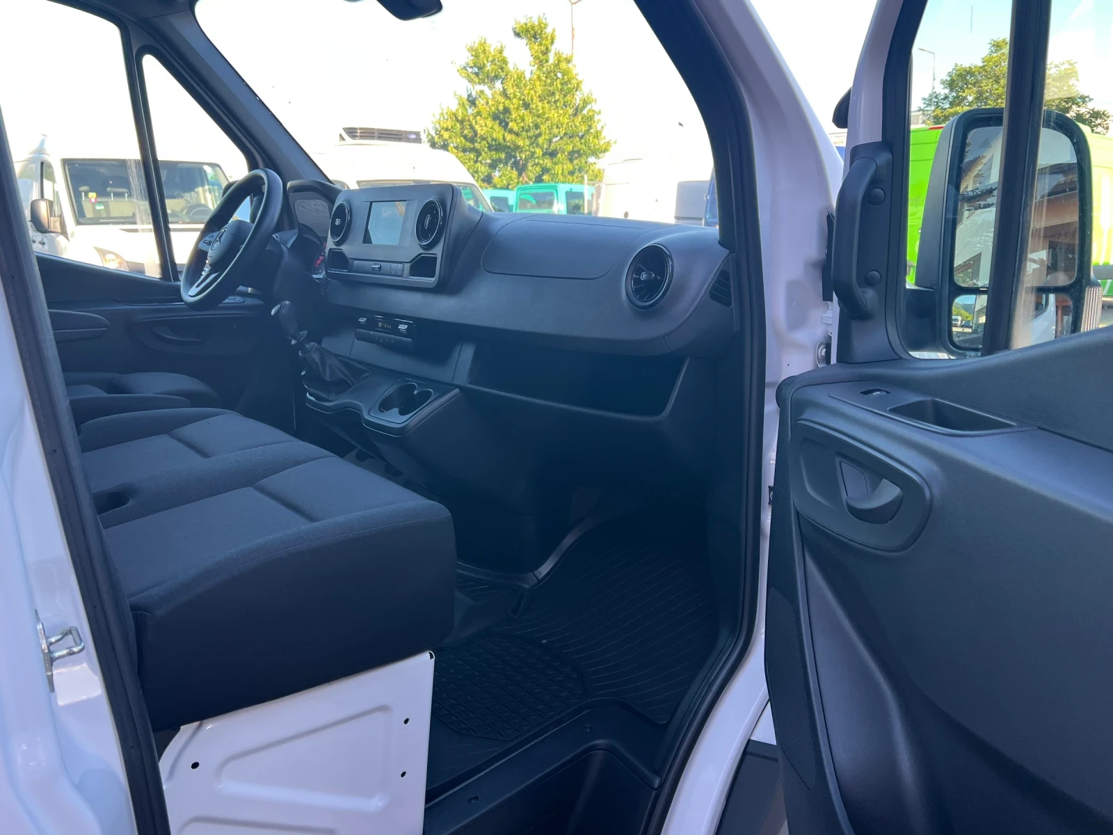 Mercedes-Benz Sprinter 317 CDI, снимка 11 - Бусове и автобуси - 54904543