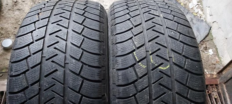 Гуми Зимни 255/50R19, снимка 1 - Гуми и джанти - 30948224