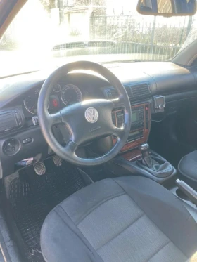 VW Passat 1.9/131/6ск NAVI/ПОДГРЕВ/ТЕМПОМАТ ПАРКТРОНИК/, снимка 8