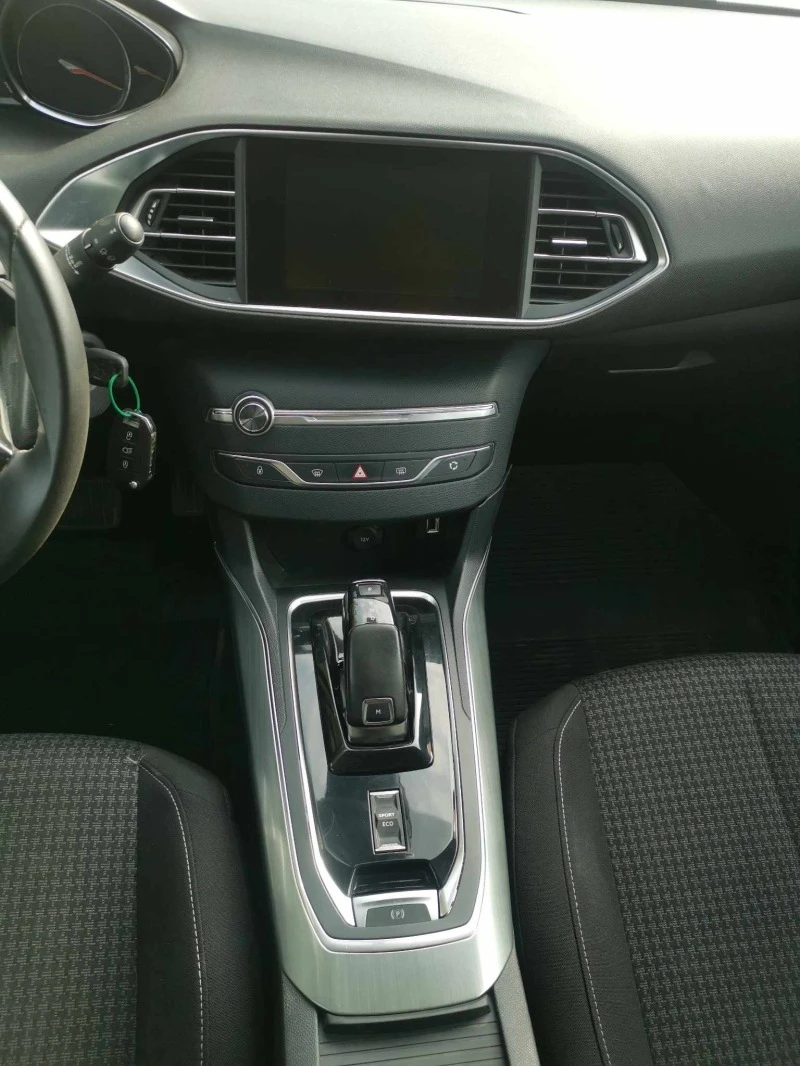 Peugeot 308 1.5BlueHDi, снимка 15 - Автомобили и джипове - 43208338