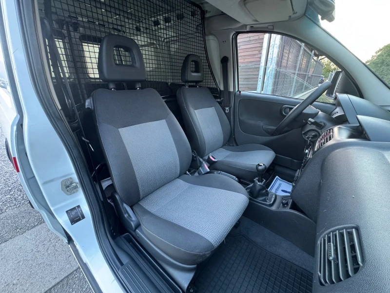 Opel Combo 1.3 CDTi 75к.с * Климатик* * Euro-4* , снимка 12 - Автомобили и джипове - 47388833