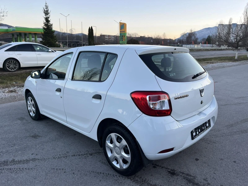 Dacia Sandero LPG EURO 6B КЛИМАТИК, снимка 5 - Автомобили и джипове - 48437473