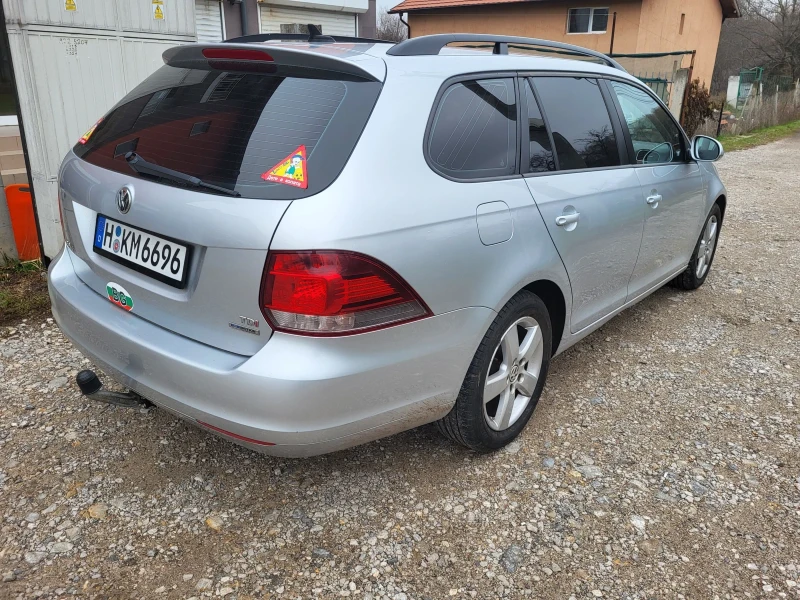 VW Golf 1.6 ТДИ 105коня Мулти Волан , снимка 4 - Автомобили и джипове - 48535421