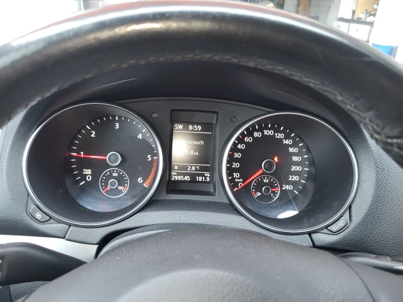 VW Golf 1.6 ТДИ 105коня Мулти Волан , снимка 13 - Автомобили и джипове - 48535421