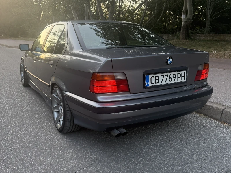 BMW 320, снимка 5 - Автомобили и джипове - 52262284