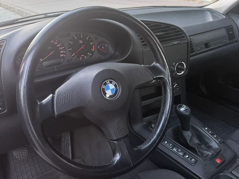 BMW 320, снимка 6 - Автомобили и джипове - 52262284