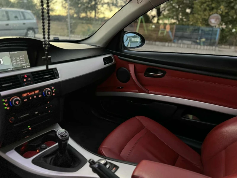 BMW 330 E92 , снимка 16 - Автомобили и джипове - 52404006
