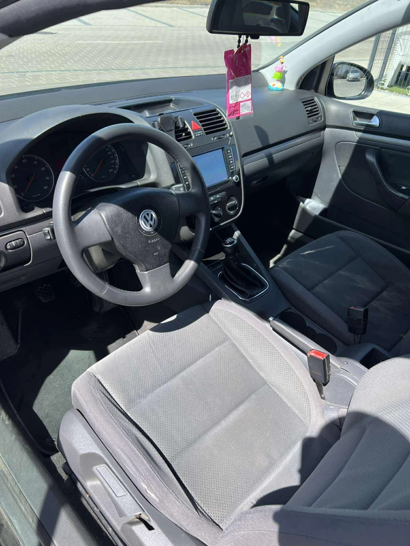 VW Golf 1.6 , снимка 8 - Автомобили и джипове - 52430228