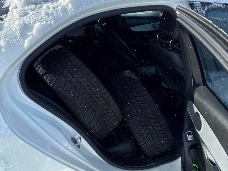 Mercedes-Benz C 300 * CARFAX * ЦЕНА ДО БГ, снимка 11 - Автомобили и джипове - 53165432