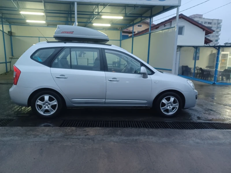 Kia Carens 3, снимка 3 - Автомобили и джипове - 53170825