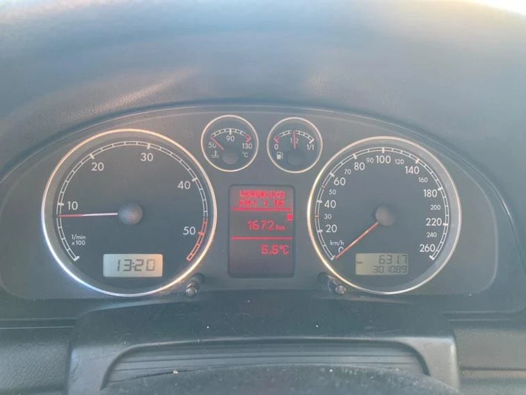 VW Passat 1.9/131/6ск NAVI/ПОДГРЕВ/ТЕМПОМАТ ПАРКТРОНИК/, снимка 9 - Автомобили и джипове - 54139349